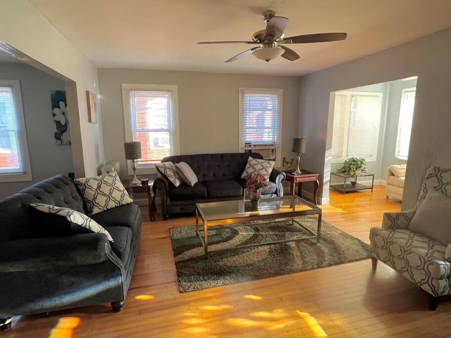 Three Bed One Bath Apt 25 Mins To Nyc Belleville Extérieur photo