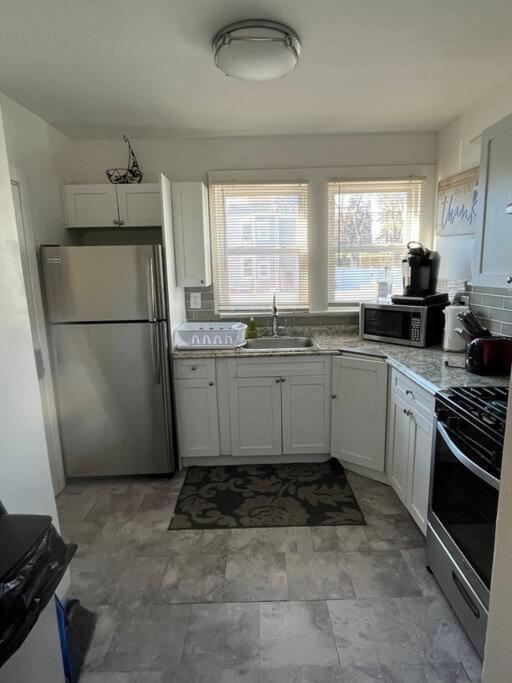 Three Bed One Bath Apt 25 Mins To Nyc Belleville Extérieur photo