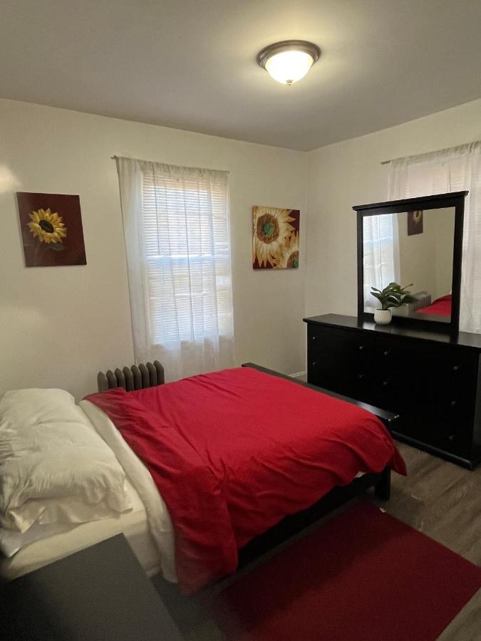Three Bed One Bath Apt 25 Mins To Nyc Belleville Extérieur photo