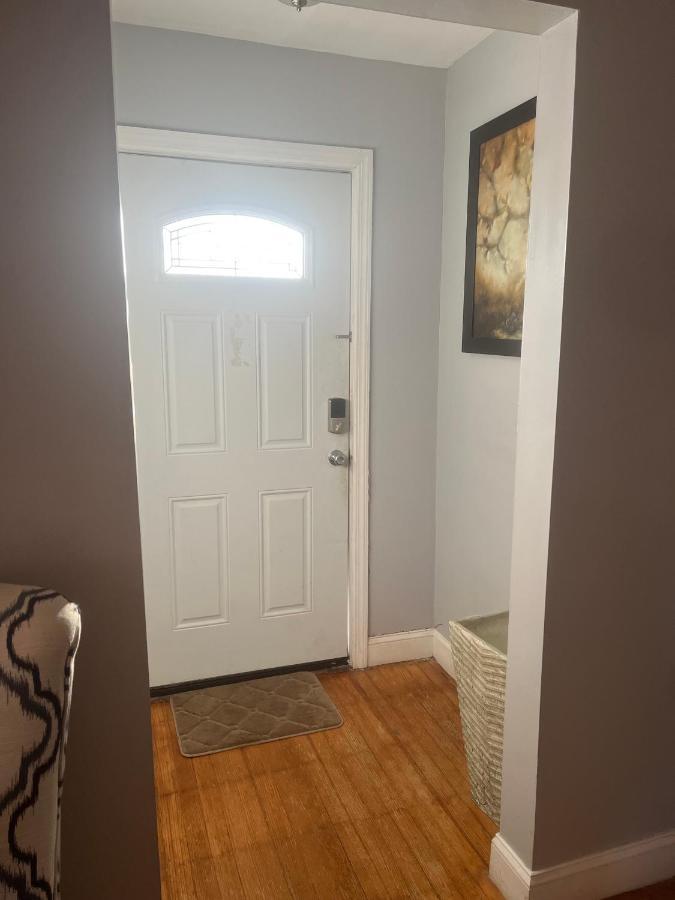 Three Bed One Bath Apt 25 Mins To Nyc Belleville Extérieur photo