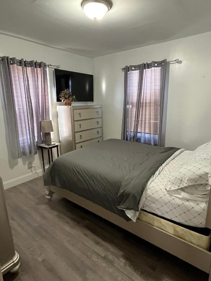 Three Bed One Bath Apt 25 Mins To Nyc Belleville Extérieur photo